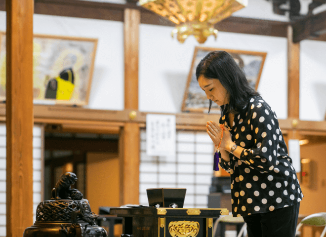 【ガーデンテラスオリジナル 大人の社会科見学】光源寺 朝のお勤め体験