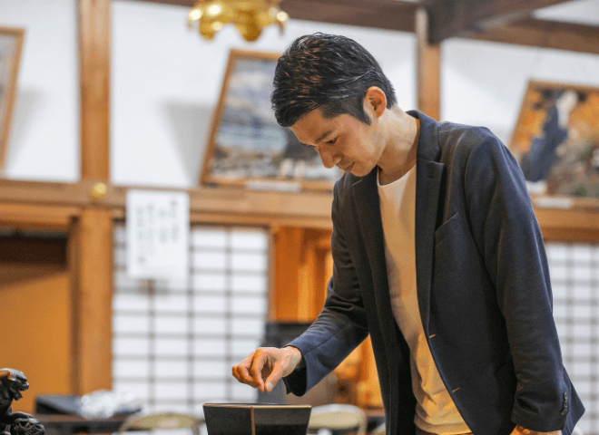 【ガーデンテラスオリジナル 大人の社会科見学】光源寺 朝のお勤め体験