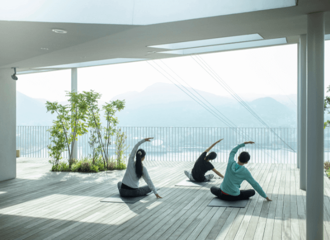 テラスで瞑想 morning YOGA session