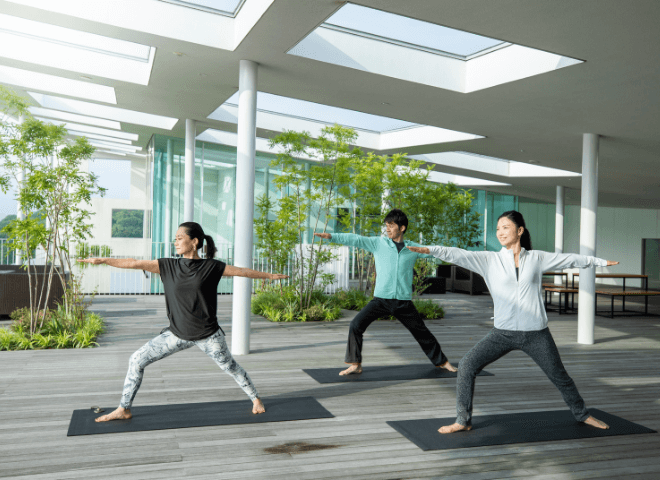 テラスで瞑想 morning YOGA session