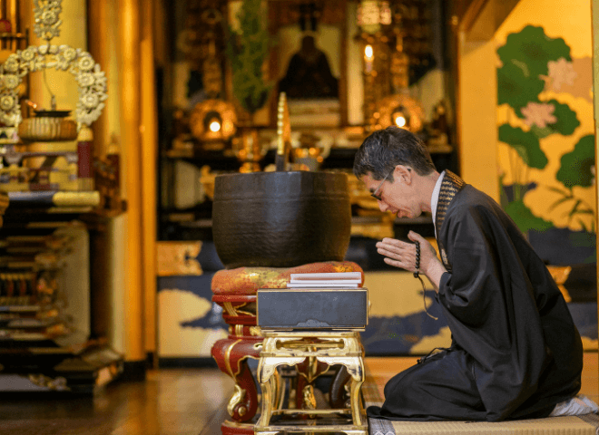 【ガーデンテラスオリジナル 大人の社会科見学】光源寺 朝のお勤め体験