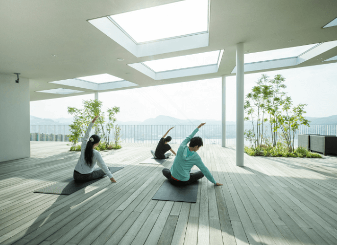 テラスで瞑想 morning YOGA session